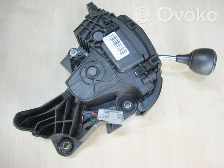 Chrysler Voyager Gear selector/shifter (interior) P1UC34DX9AA