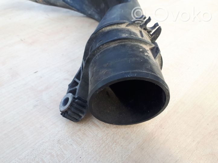 Renault Kangoo II Tube d'admission de tuyau de refroidisseur intermédiaire 8200645723