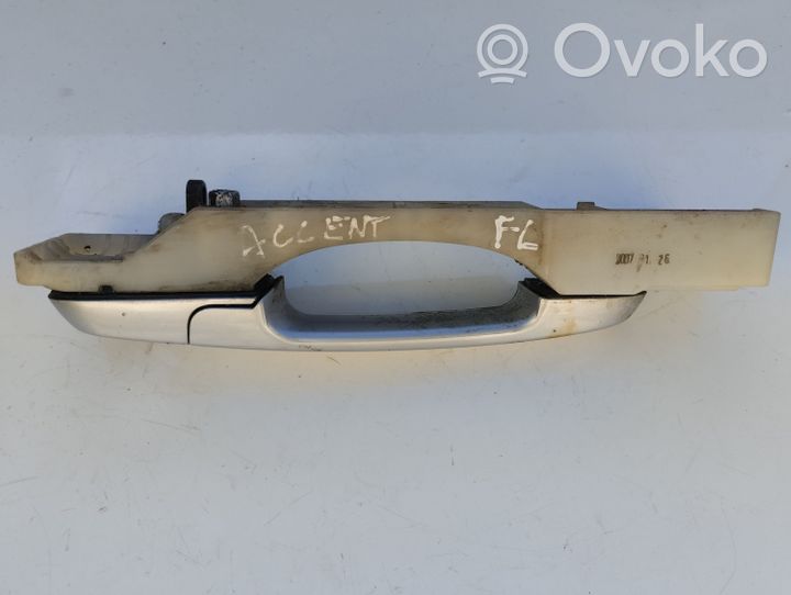 Hyundai Accent Klamka zewnętrzna drzwi przednich 826501E050