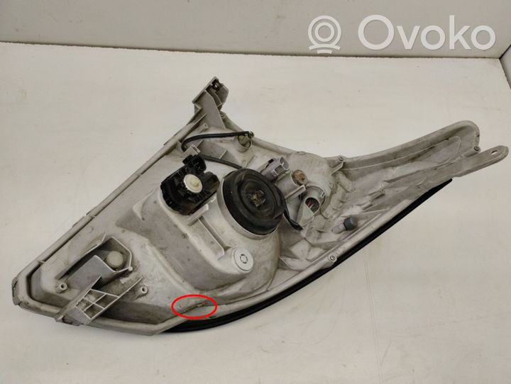 Toyota Land Cruiser (J120) Faro/fanale 811706A061