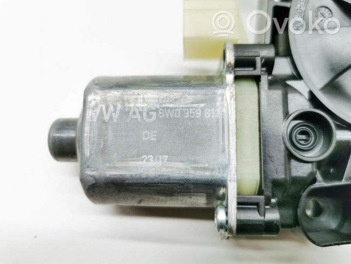 Audi A4 S4 B9 Galinis varikliukas langų pakėlėjo 8W0959812