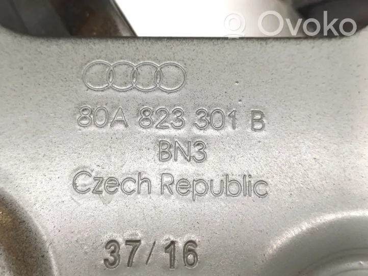 Audi Q5 SQ5 Петля (петли) капота двигателя 80A828301