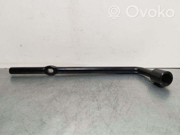 Opel Mokka X Wheel nut wrench 