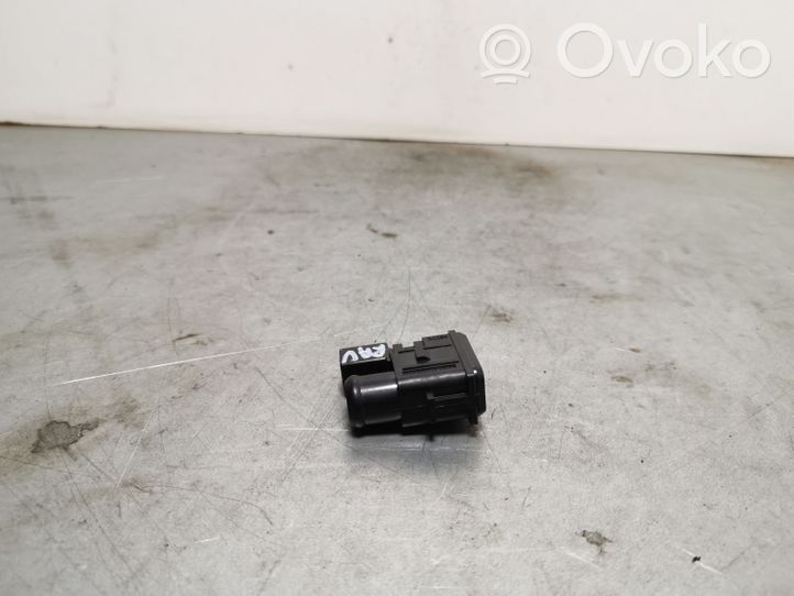 Toyota RAV 4 (XA40) Interior temperature sensor 0775004682