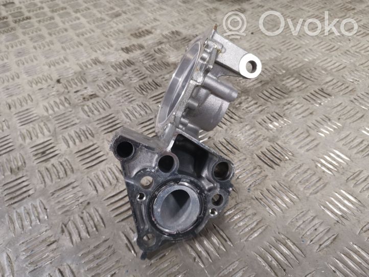 Toyota RAV 4 (XA50) Boîtier de thermostat 