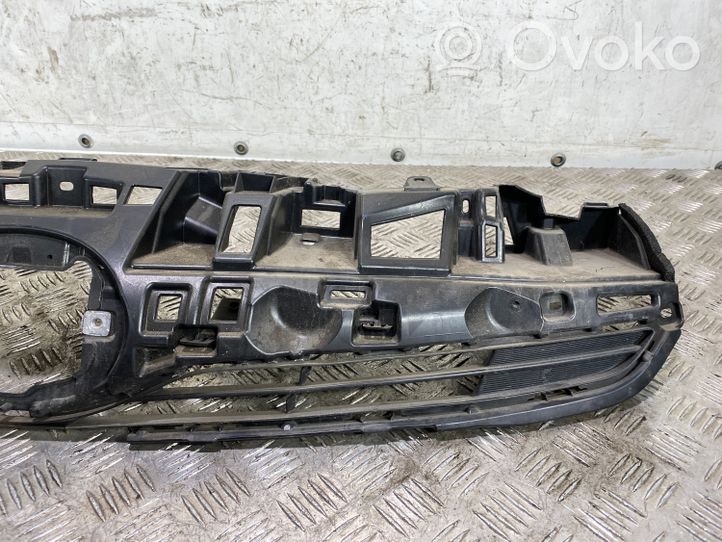 Toyota Prius (XW50) Front bumper upper radiator grill 