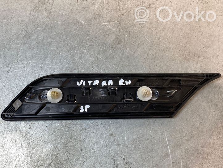 Suzuki Vitara (LY) Panel wykończeniowy błotnika 