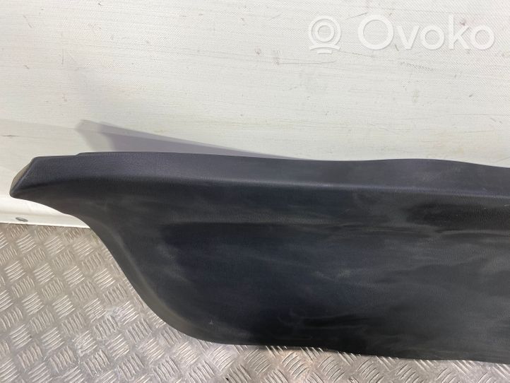 Toyota Yaris Verkleidung Abdeckung Heckklappe Kofferraumdeckel 677510D040