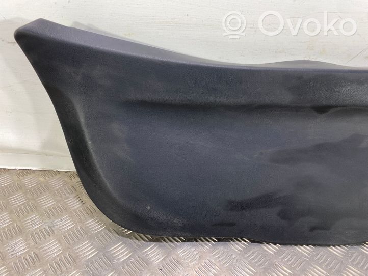 Toyota Yaris Takaluukun alaosan verhoilu 677510D040