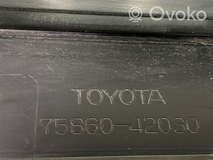 Toyota RAV 4 (XA50) Marche-pieds 7586042030