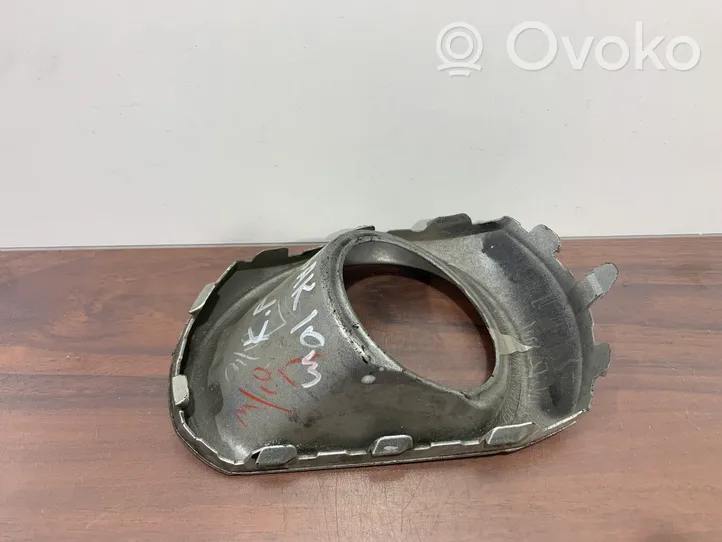 Subaru Outback Verkleidung Nebelscheinwerfer / Gitter vorne 