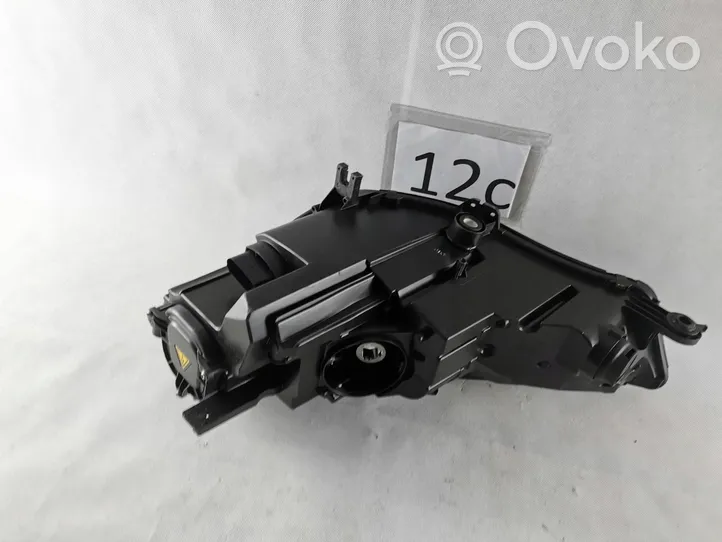 Audi A4 S4 B9 8W Lampa przednia 8W0941044