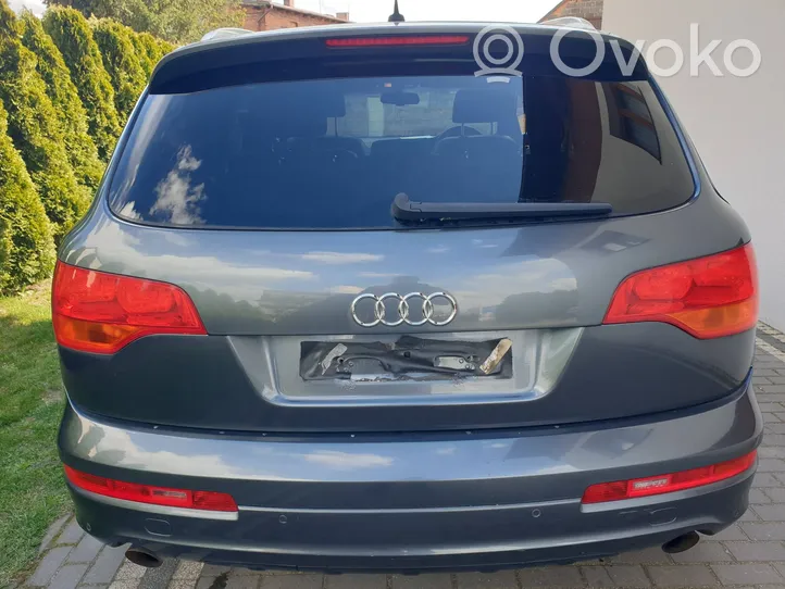 Audi Q7 4L Galinis bortas (bortelis) 