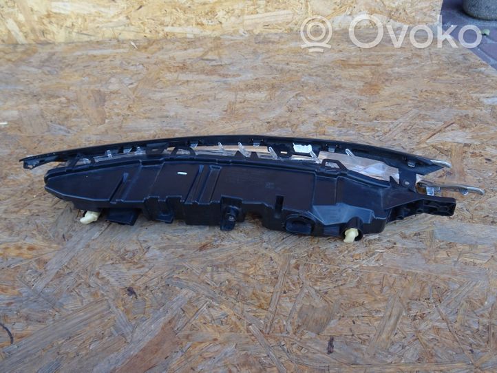 Citroen C4 II Picasso Lampa przednia 9822653980