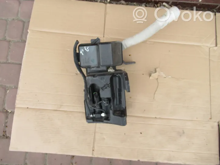 Volkswagen Tiguan Windshield washer fluid reservoir/tank, 58.95 € RRR