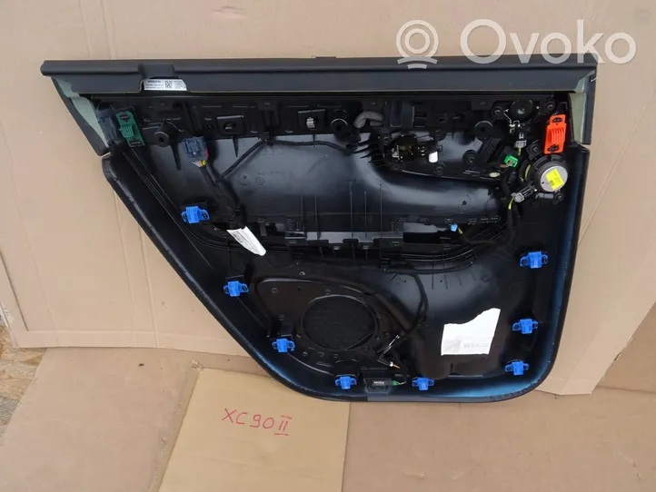 Volvo XC90 Boczki / Poszycie drzwi tylnych 31393116