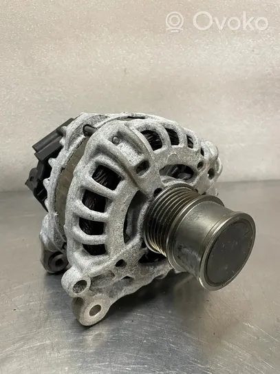 Volkswagen T-Cross Generatore/alternatore 04E903015A