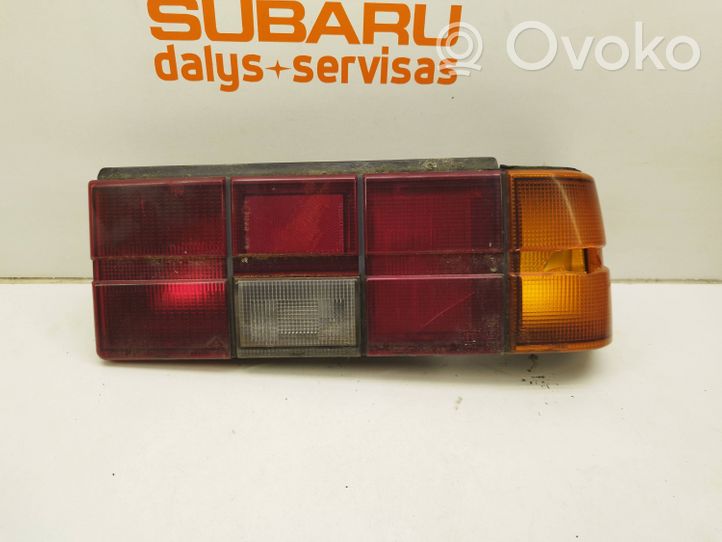 Subaru Leone 1800 Aizmugurējais lukturis virsbūvē 22020232