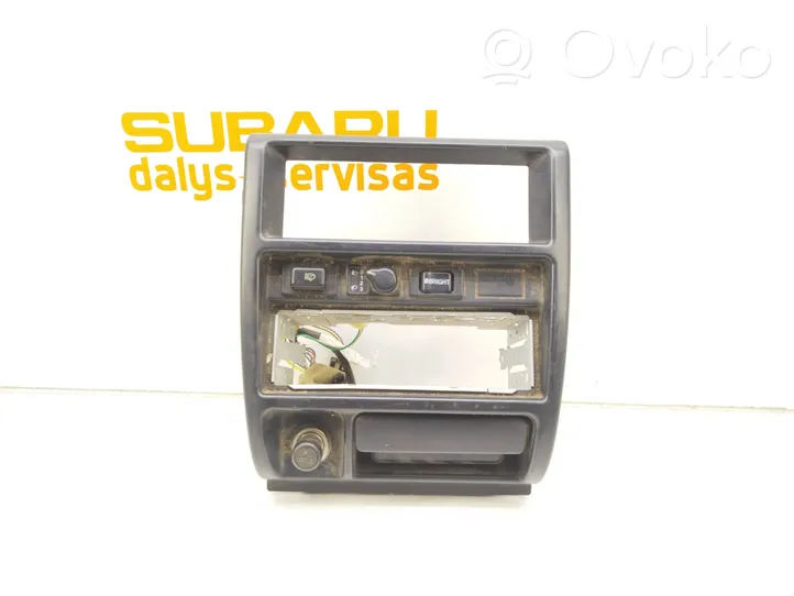 Subaru Forester SF Konsola środkowa / Radio / GPS 