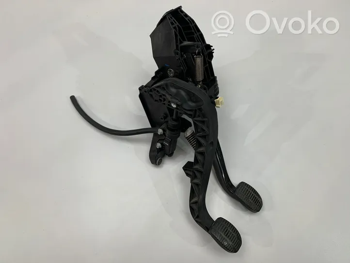 BMW X2 F39 Assemblage pédale 6870850