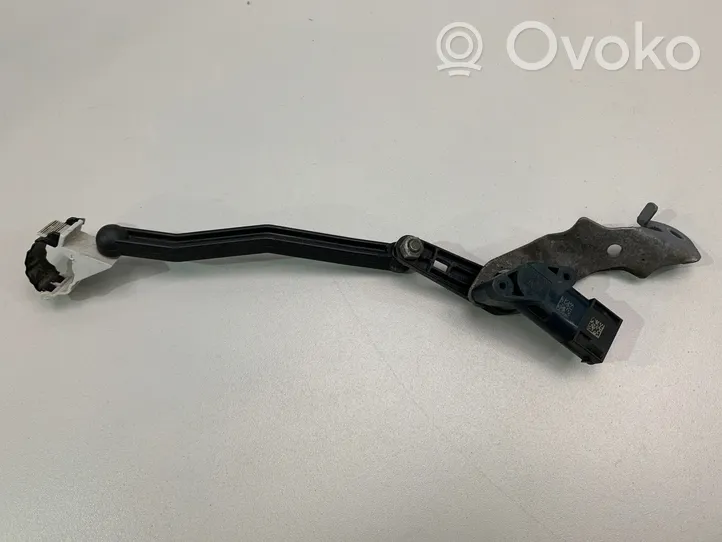 BMW 4 G22 G23 G24 G26 Czujnik poziomowania świateł osi przedniej 6895466