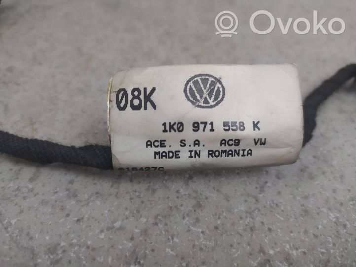 Volkswagen Golf V Cablaggio/alloggiamento cablaggio della portiera anteriore 1K0971558K