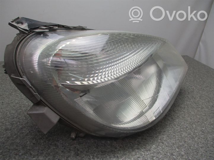 Mercedes-Benz Vaneo W414 Lampa przednia 0301189202