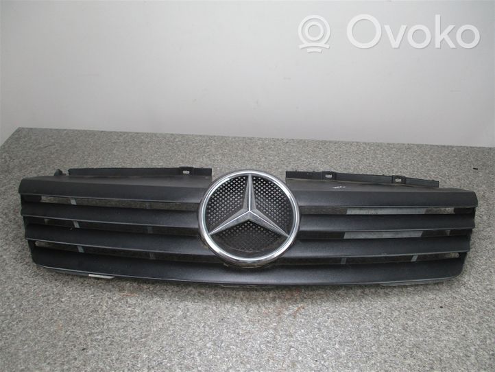 Mercedes-Benz Vaneo W414 Grotelės viršutinės 