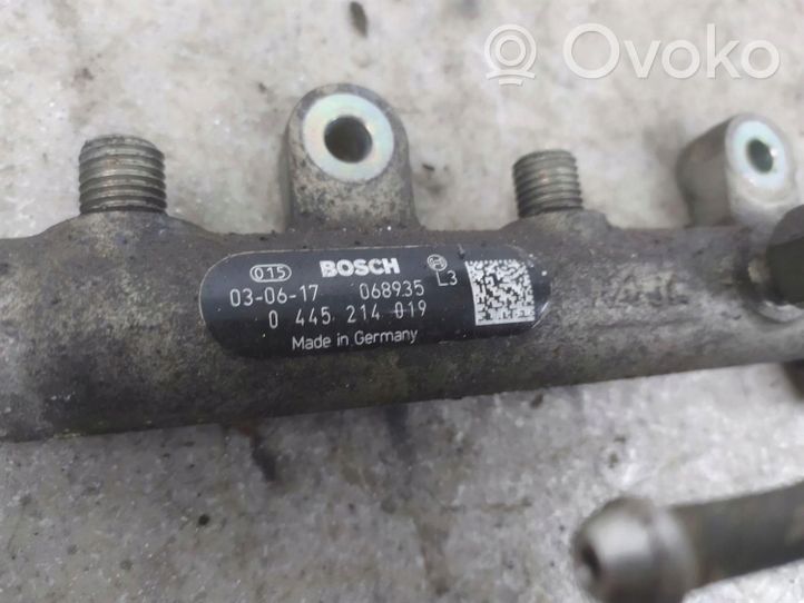 Peugeot 307 CC Kraftstoffverteiler Einspritzleiste Verteilerrohr 0445214019