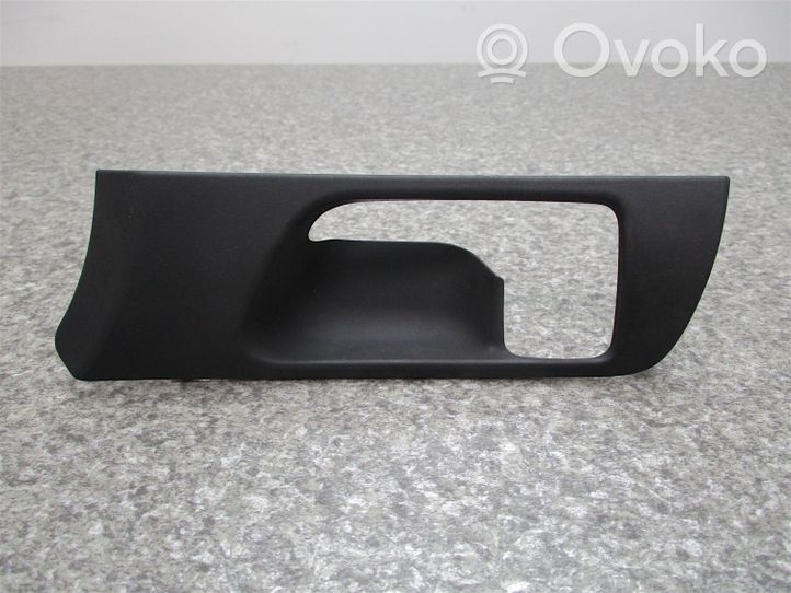 Toyota Avensis T250 Kita centrinė konsolės (tunelio) detalė 67616-05020