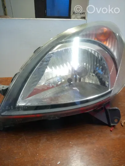 Toyota Yaris Verso Lampa przednia 52025L