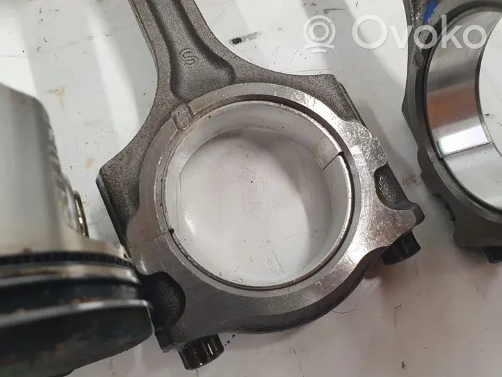 Mazda 3 II Piston 