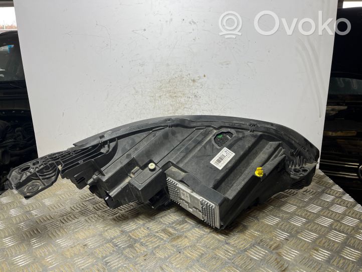 Peugeot 5008 II Lampa przednia 9837759780