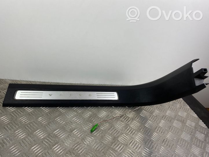 Volvo XC90 Priekinio slenksčio apdaila (vidinė) 31363649