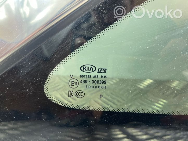 KIA Sorento Fenêtre latérale avant / vitre triangulaire 