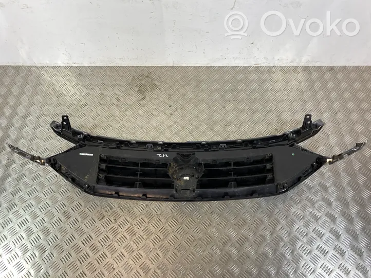 SsangYong Rexton Grille calandre supérieure de pare-chocs avant 