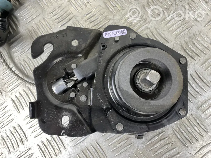 Jeep Grand Cherokee WL Supporto di montaggio ruota di scorta 6923394