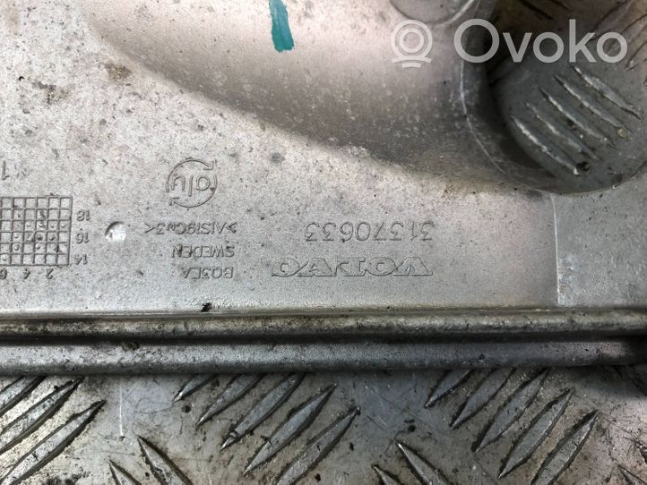 Volvo V40 Supporto di montaggio scatola del cambio 31370633