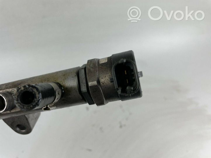 Volvo S60 Fuel pressure regulator 31216313