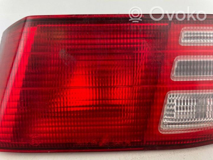 Mitsubishi Galant Luci posteriori del portellone del bagagliaio 226-87201