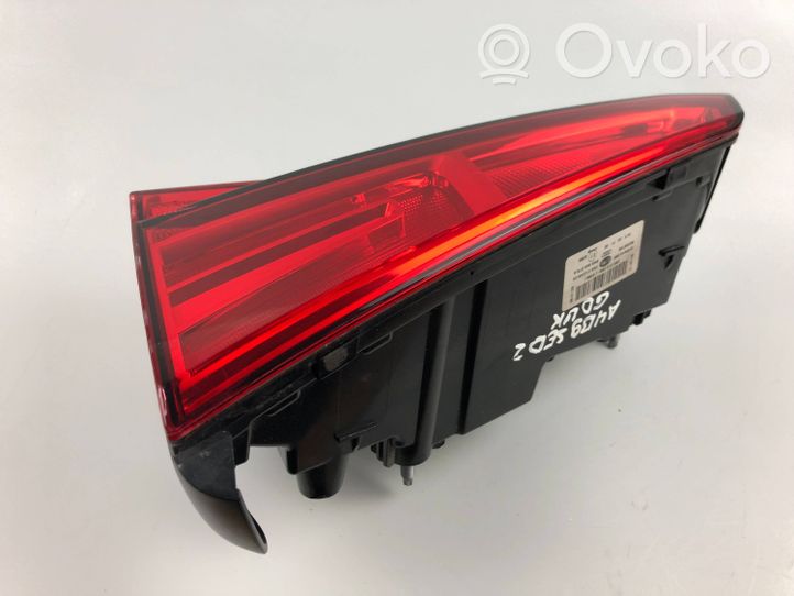 Audi A4 S4 B9 Lampy tylnej klapy bagażnika 8W5945076A