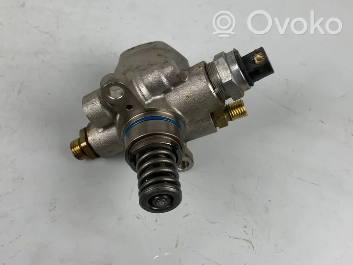 Audi A5 Pompe d'injection de carburant à haute pression 06M127026H