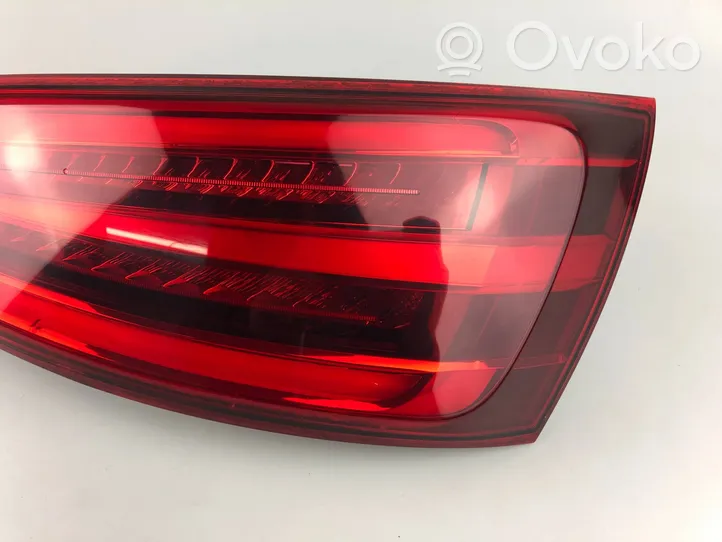Audi Q3 8U Aizmugurējais lukturis virsbūvē 8U0945094A