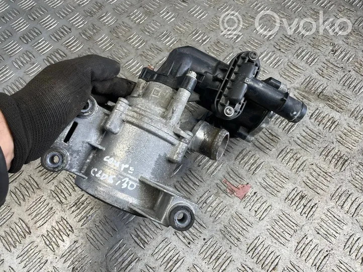 Mercedes-Benz C W205 Pompe de circulation d'eau A2642000100