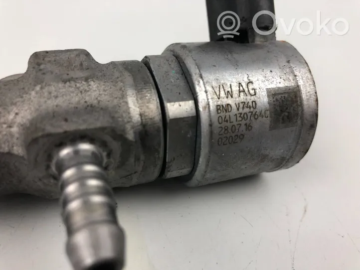 Audi A5 Listwa wtryskowa 04L130764C