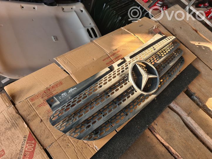 Mercedes-Benz Vito Viano W639 Grille calandre supérieure de pare-chocs avant 