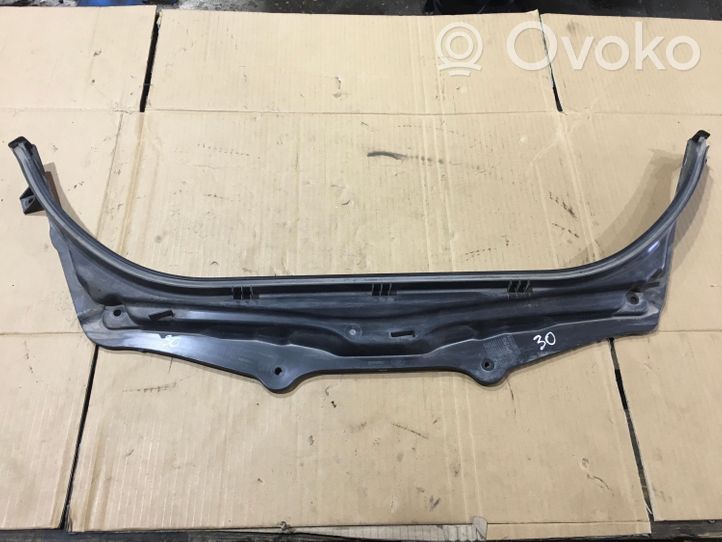 BMW 5 G30 G31 Kita variklio skyriaus detalė 7340207