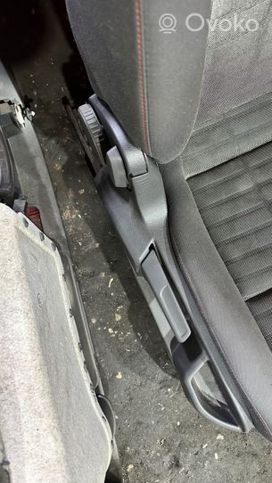 Volkswagen Golf Plus Istuimien ja ovien verhoilusarja 
