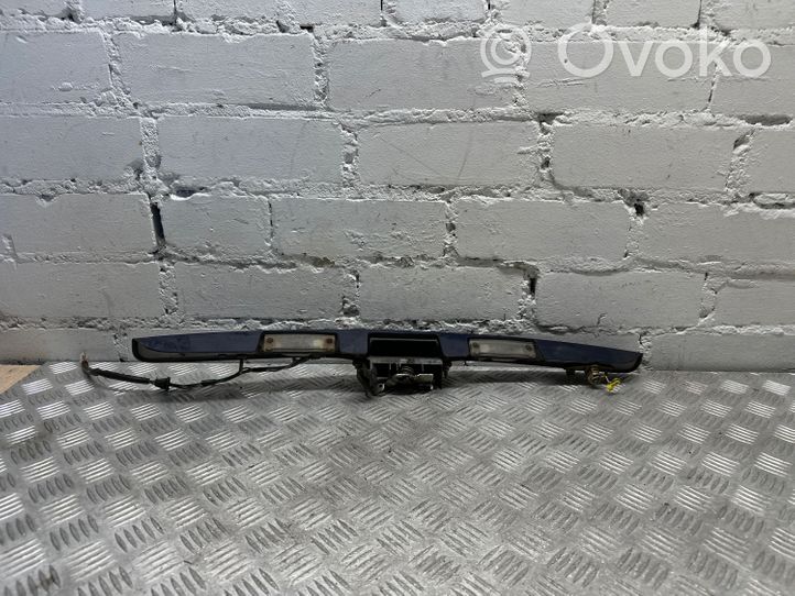 Toyota Yaris Verso Отделка номерного знака 7680113110