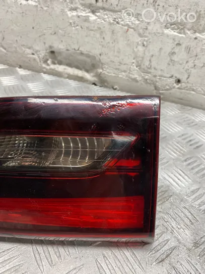 Toyota Avensis T270 Tailgate rear/tail lights 